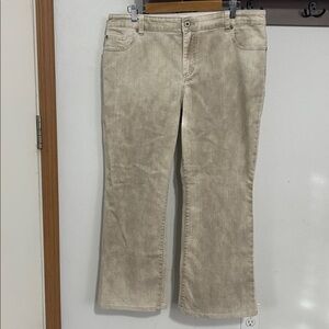 Chico's Platinum Denim in Cream jeans, size 3 short